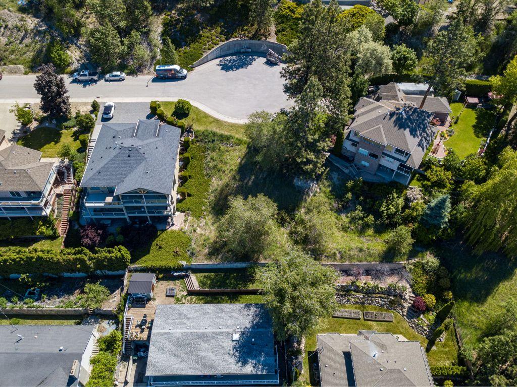 









952


Ackerman

Court,
Kelowna,







BC
V1X 7L2

