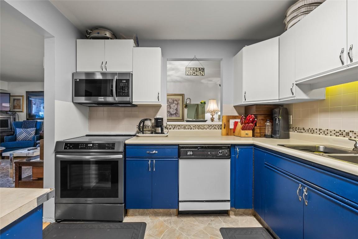 









1045


Sutherland

Avenue, 145,
Kelowna,




BC
V1Y 5Y1

