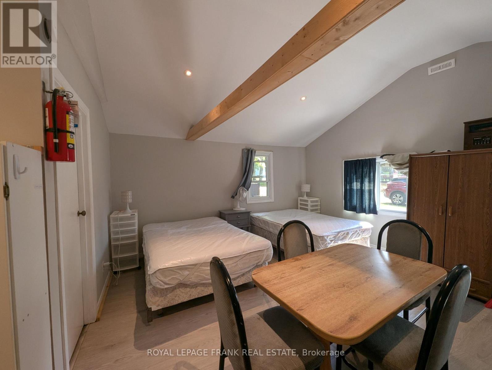 












4 - 230-232 LAKE DALRYMPLE ROAD

,
Kawartha Lakes (Carden),




Ontario
L0K1W0


