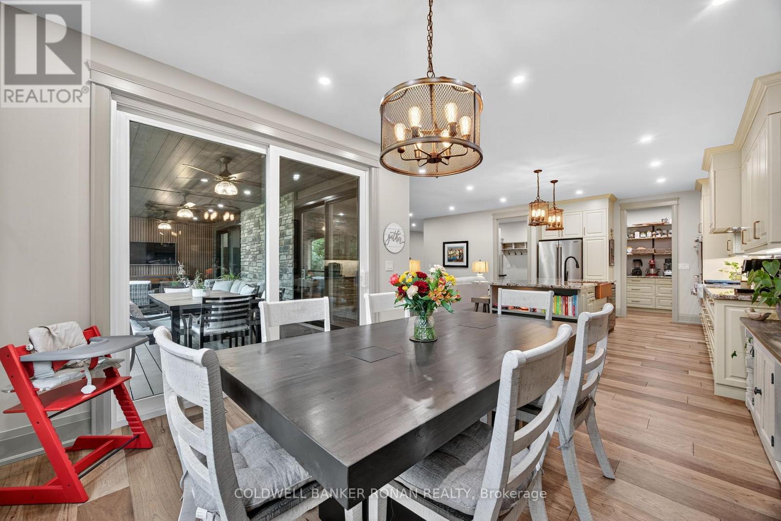 












42 ELIZABETH STREET

,
New Tecumseth,




Ontario
L9R1H7

