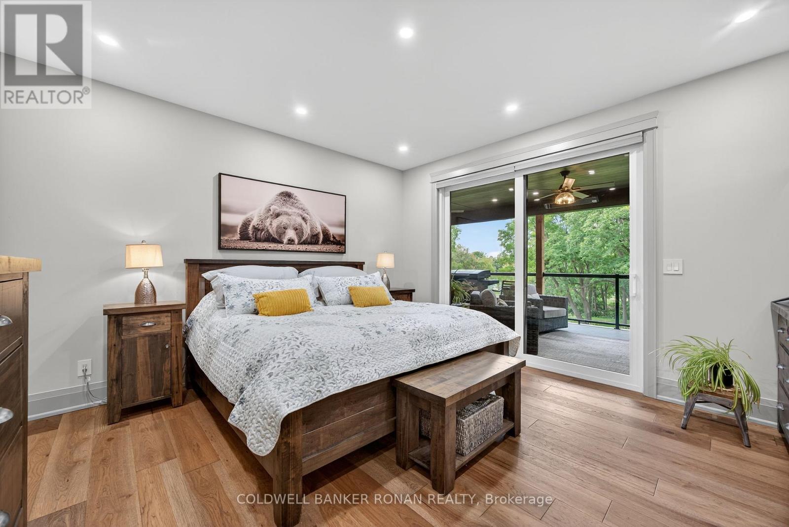 












42 ELIZABETH STREET

,
New Tecumseth,




Ontario
L9R1H7

