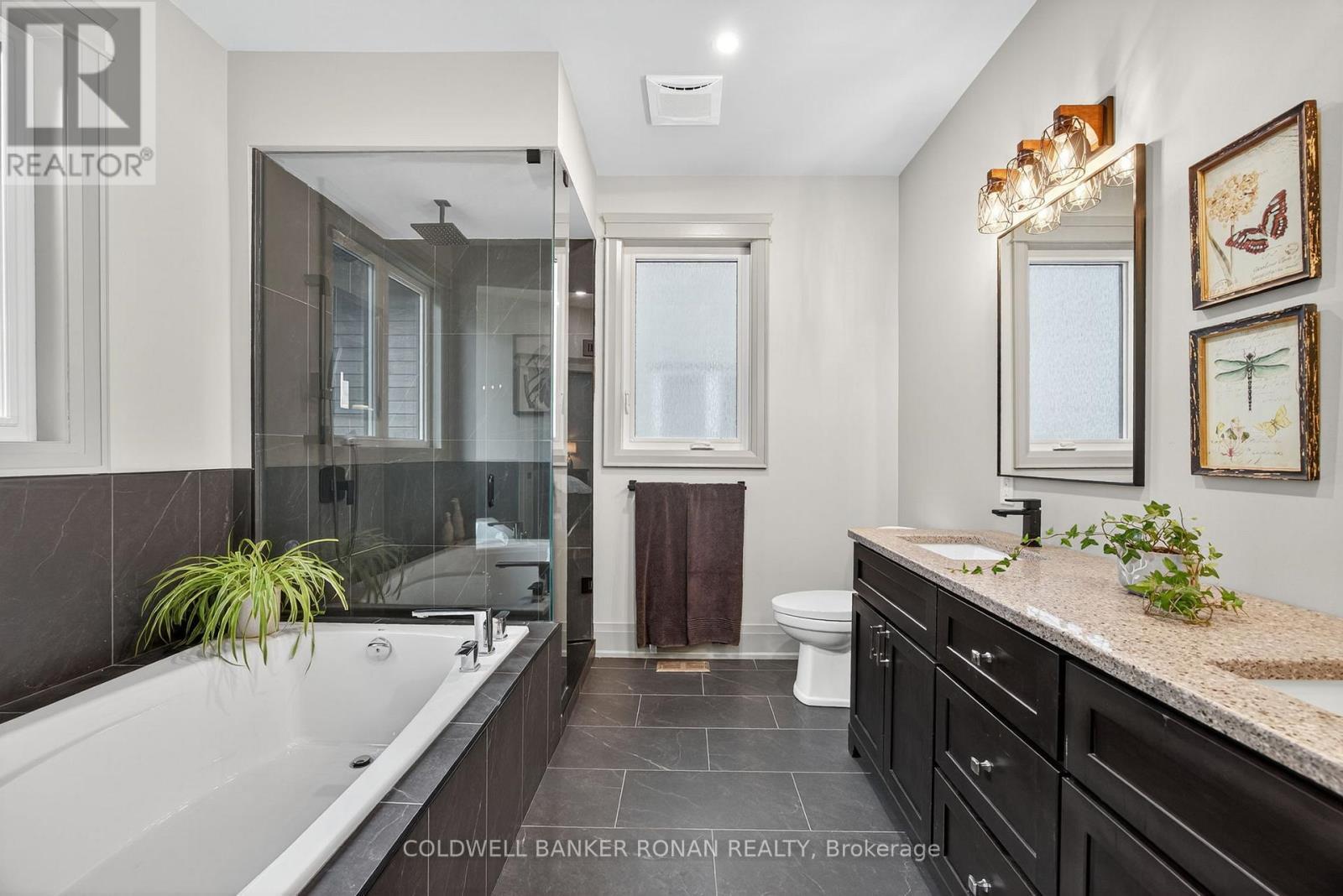 












42 ELIZABETH STREET

,
New Tecumseth,




Ontario
L9R1H7

