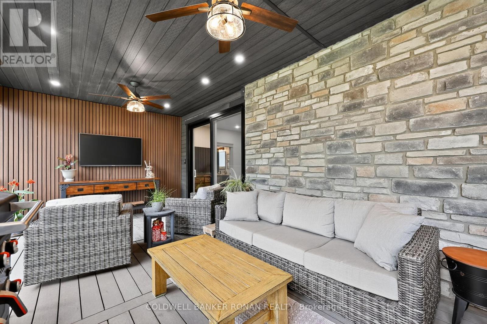 












42 ELIZABETH STREET

,
New Tecumseth,




Ontario
L9R1H7

