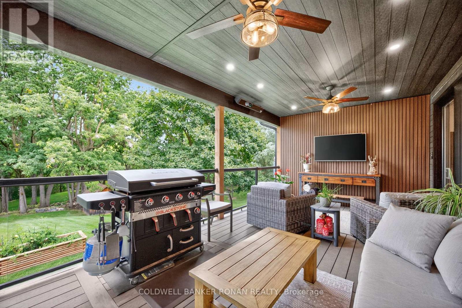 












42 ELIZABETH STREET

,
New Tecumseth,




Ontario
L9R1H7

