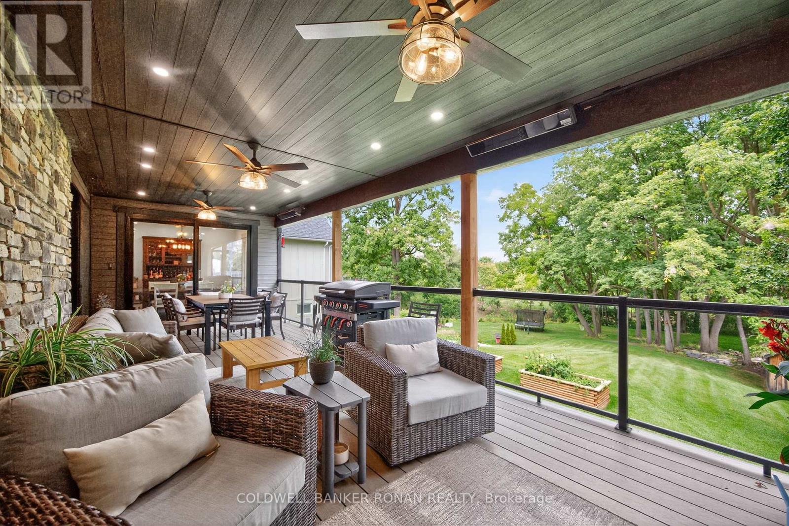 












42 ELIZABETH STREET

,
New Tecumseth,




Ontario
L9R1H7

