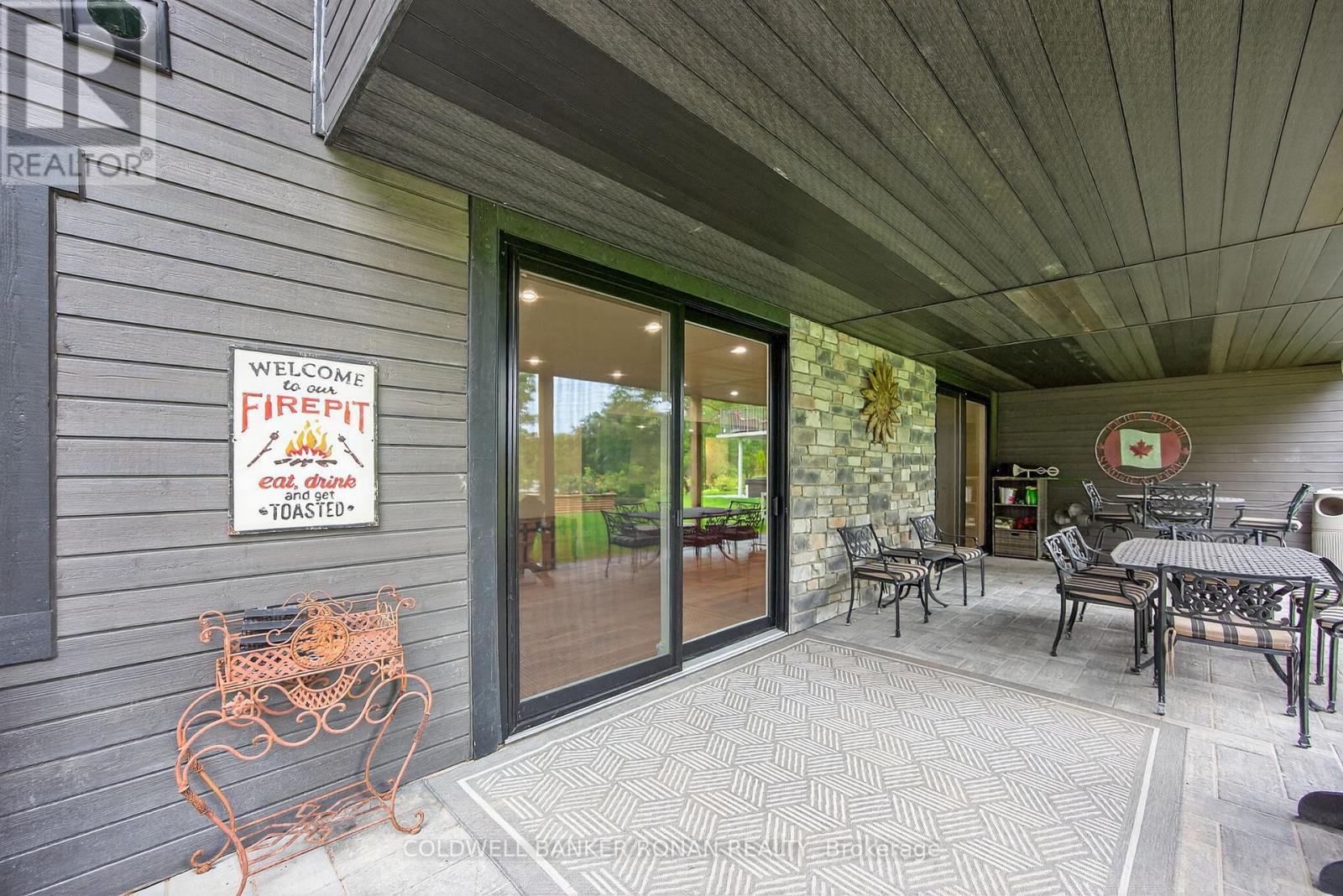 












42 ELIZABETH STREET

,
New Tecumseth,




Ontario
L9R1H7

