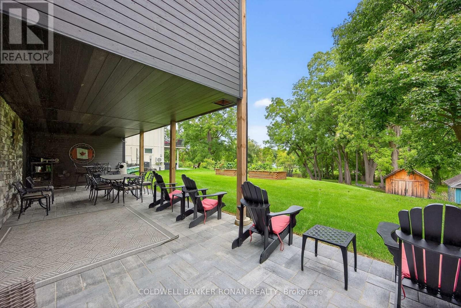 












42 ELIZABETH STREET

,
New Tecumseth,




Ontario
L9R1H7

