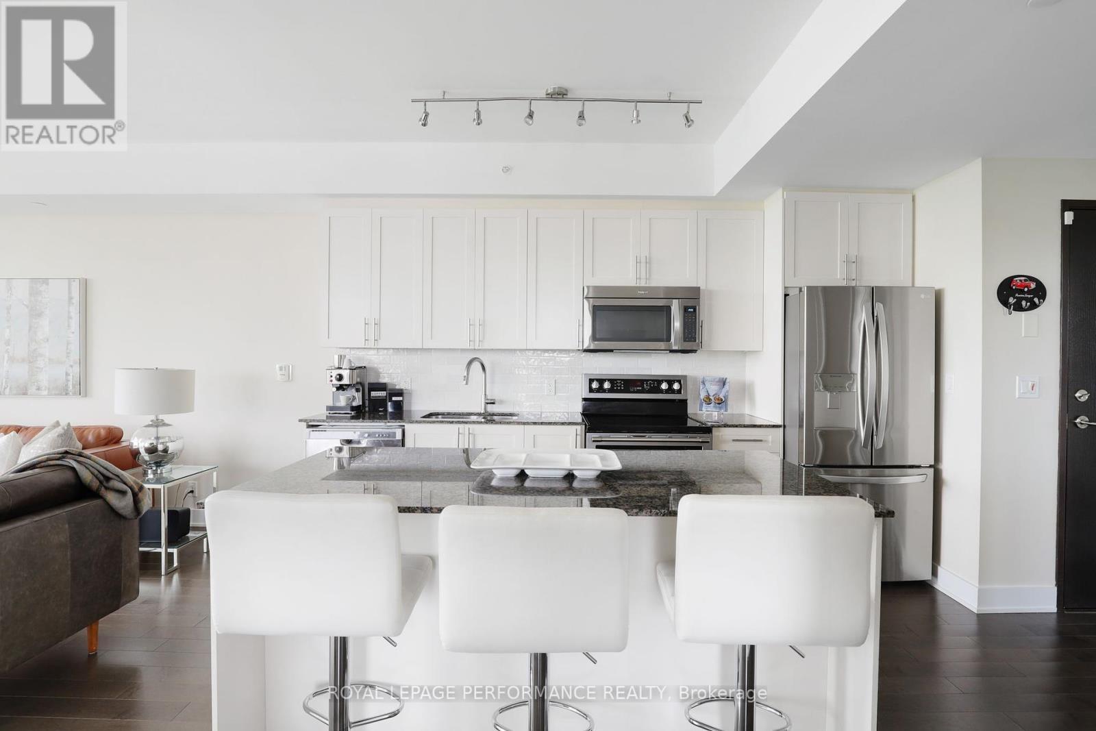 












907 - 1035 BANK STREET

,
Ottawa,




Ontario
K1S5K3

