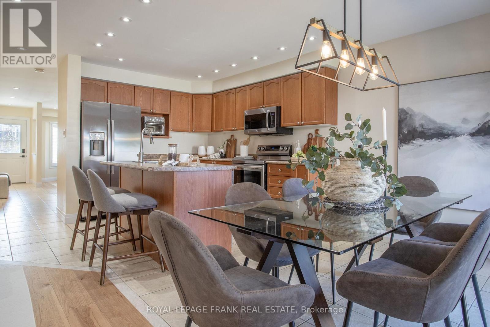 












4 SETTLERS COURT

,
Whitby (Brooklin),




Ontario
L1M2L4

