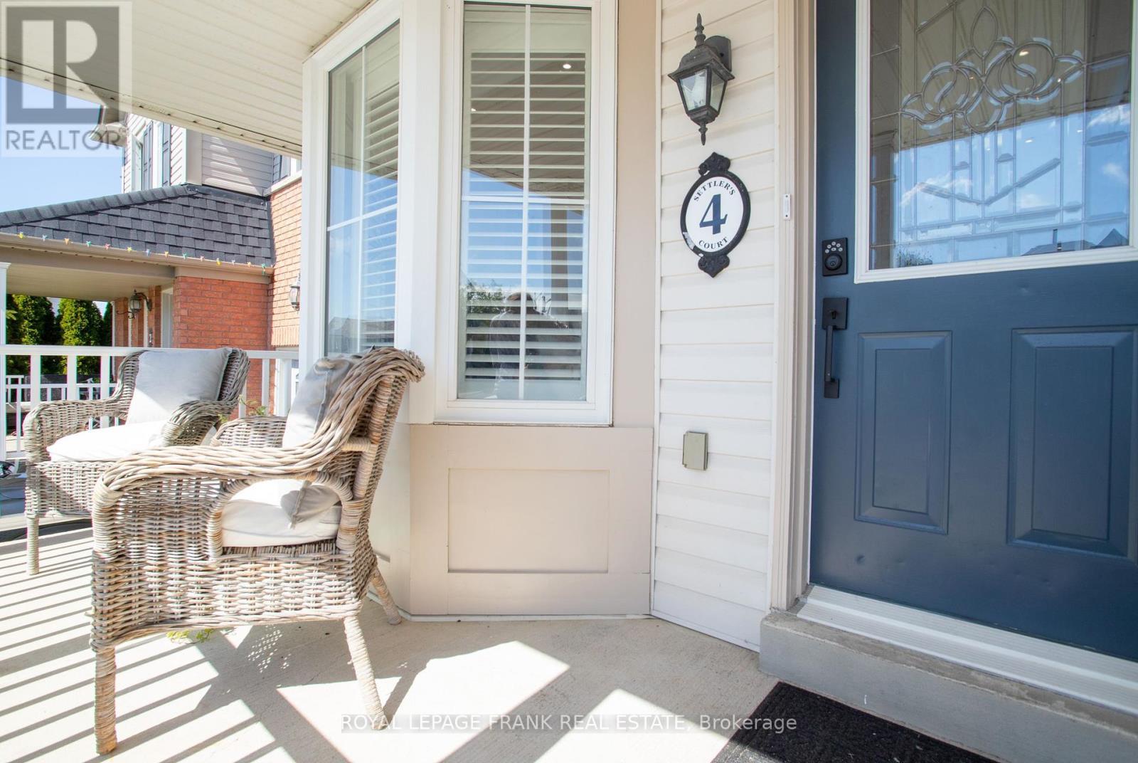 












4 SETTLERS COURT

,
Whitby (Brooklin),




Ontario
L1M2L4

