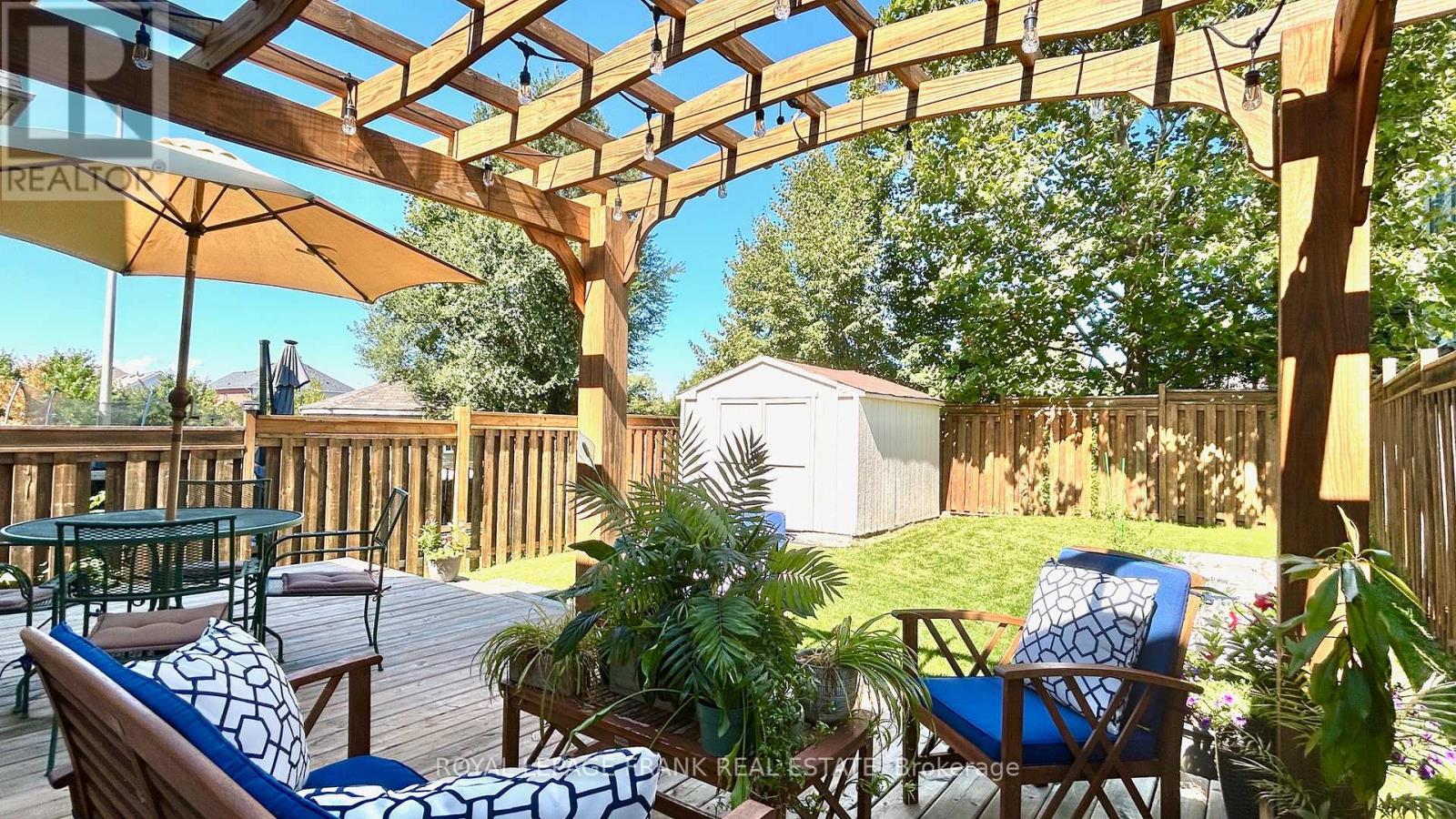 












4 SETTLERS COURT

,
Whitby (Brooklin),




Ontario
L1M2L4


