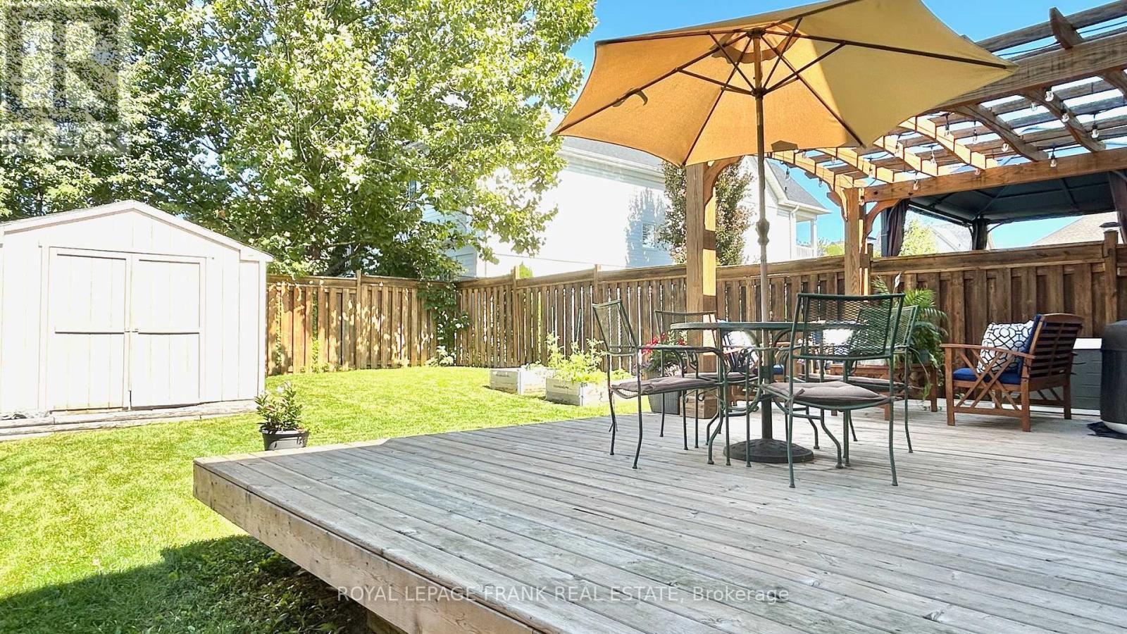












4 SETTLERS COURT

,
Whitby (Brooklin),




Ontario
L1M2L4

