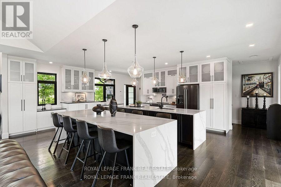 












3248 POGUE ROAD

,
Scugog (Port Perry),




Ontario
L9L1B6

