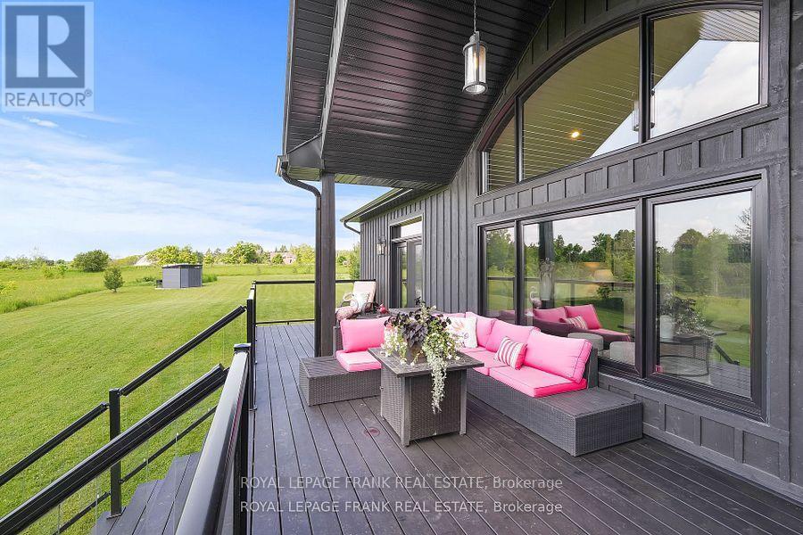 












3248 POGUE ROAD

,
Scugog (Port Perry),




Ontario
L9L1B6

