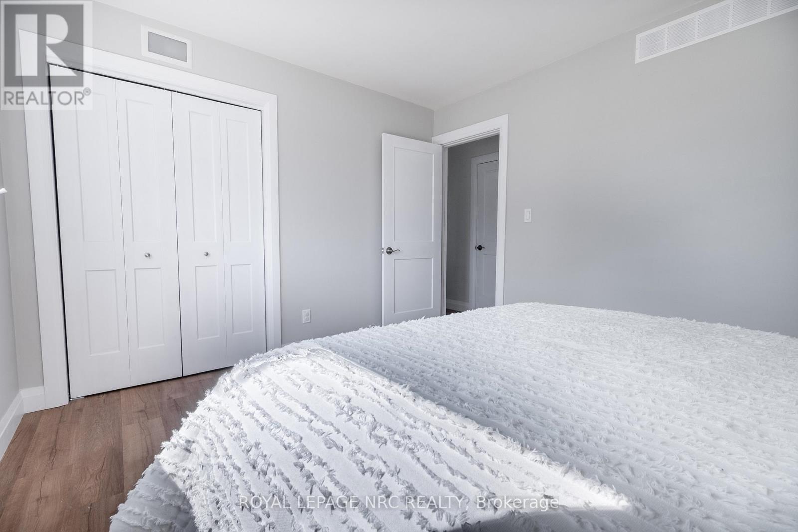 












1151 GREEN ACRES DRIVE

,
Fort Erie (Crescent Park),




Ontario
L2A5P2

