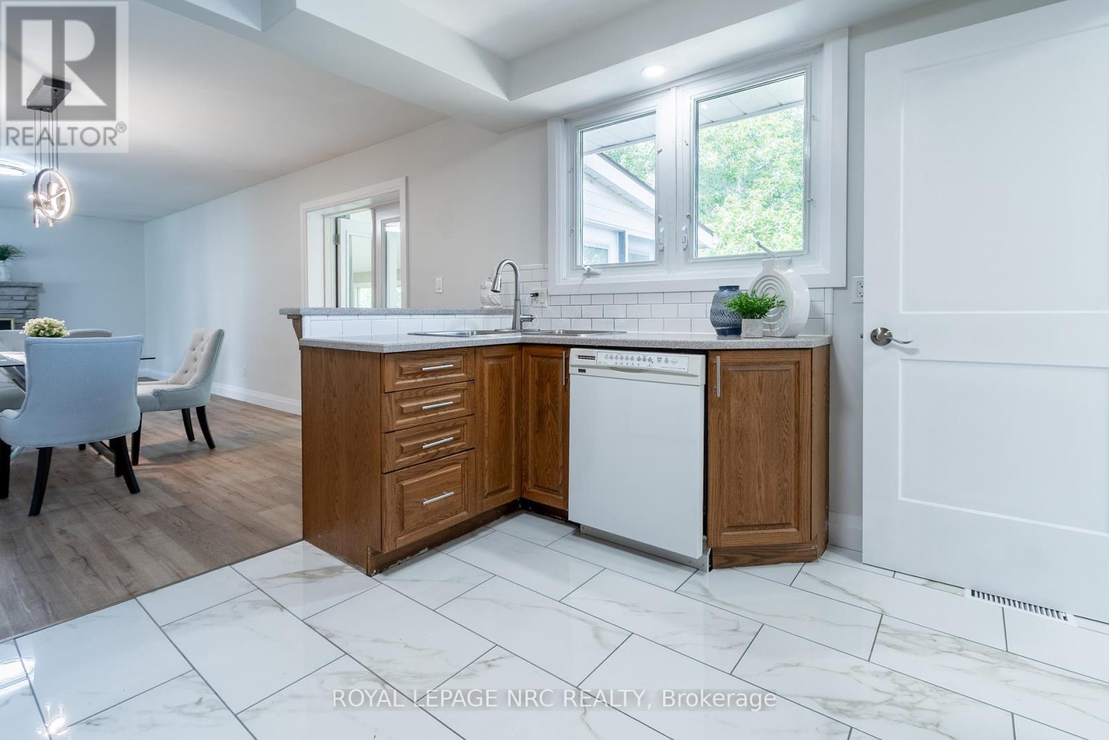 












1151 GREEN ACRES DRIVE

,
Fort Erie (Crescent Park),




Ontario
L2A5P2

