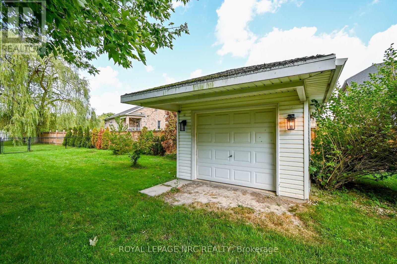 












1151 GREEN ACRES DRIVE

,
Fort Erie (Crescent Park),




Ontario
L2A5P2

