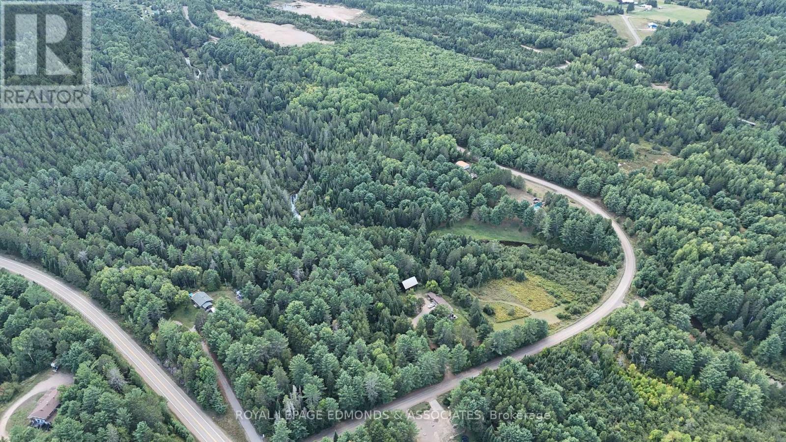 












27 STENCELLS ROAD

,
Laurentian Valley,




Ontario
K8A6W8

