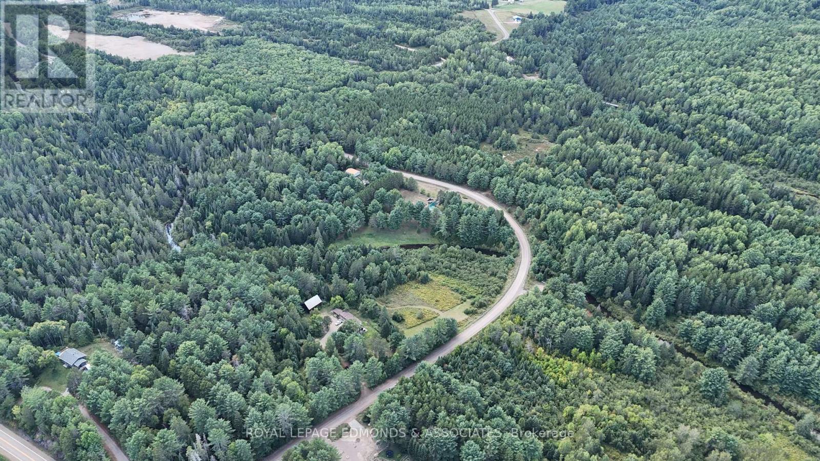 












27 STENCELLS ROAD

,
Laurentian Valley,




Ontario
K8A6W8

