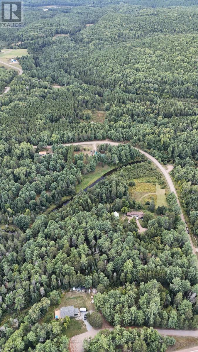 












27 STENCELLS ROAD

,
Laurentian Valley,




Ontario
K8A6W8

