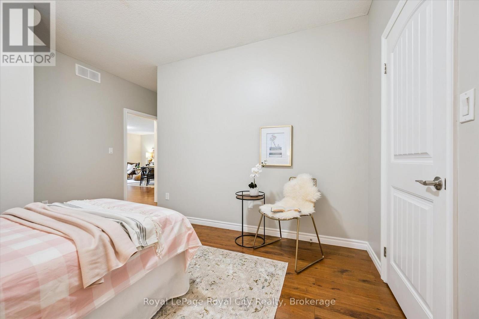 












470 ELORA STREET

,
Centre Wellington (Fergus),




Ontario
N1M1Y8

