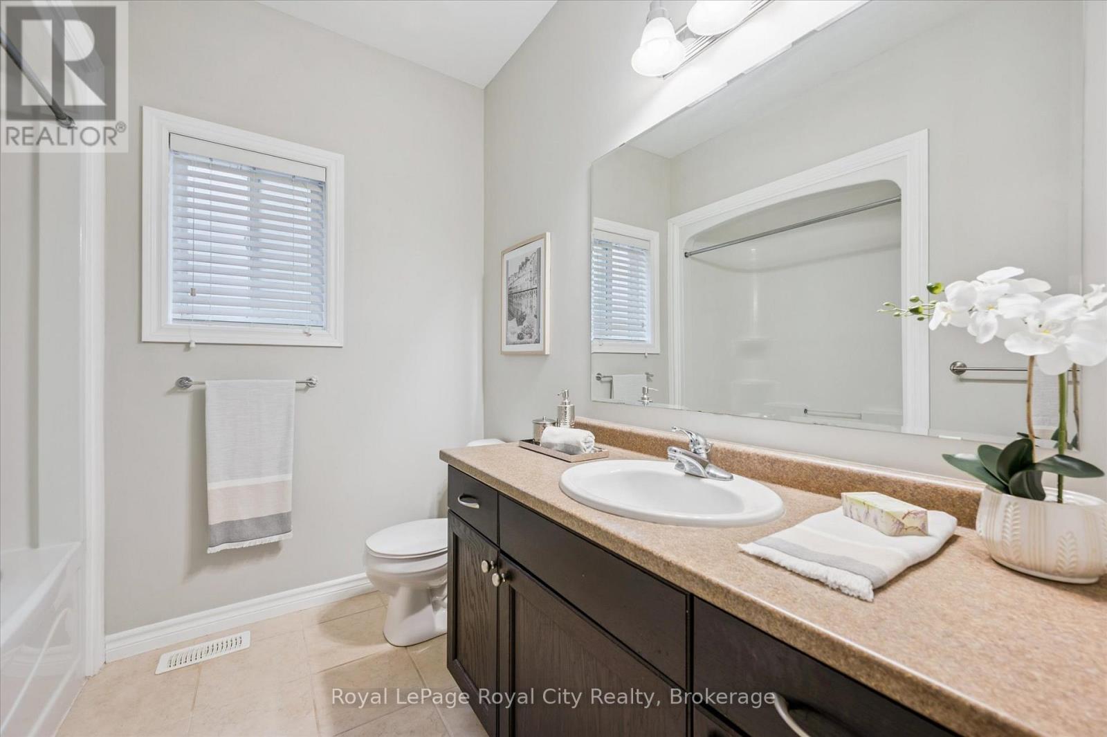 












470 ELORA STREET

,
Centre Wellington (Fergus),




Ontario
N1M1Y8

