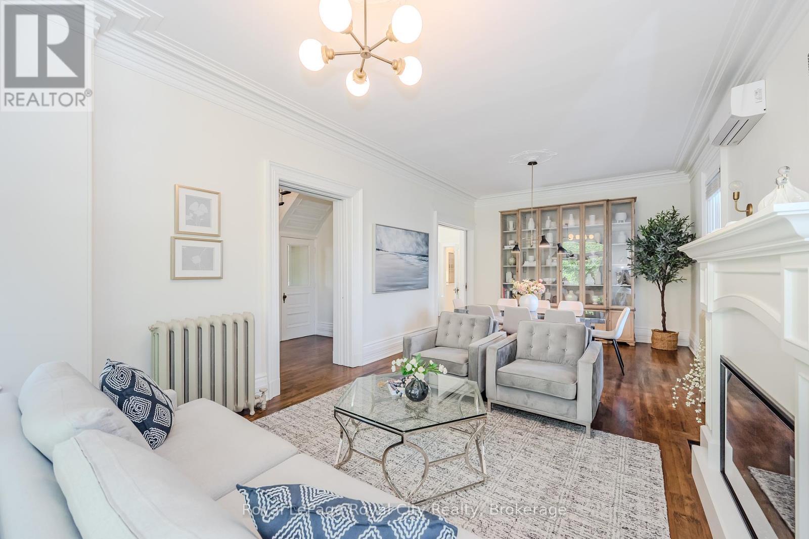 












138 DUBLIN STREET N

,
Guelph (Downtown),




Ontario
N1H4N7

