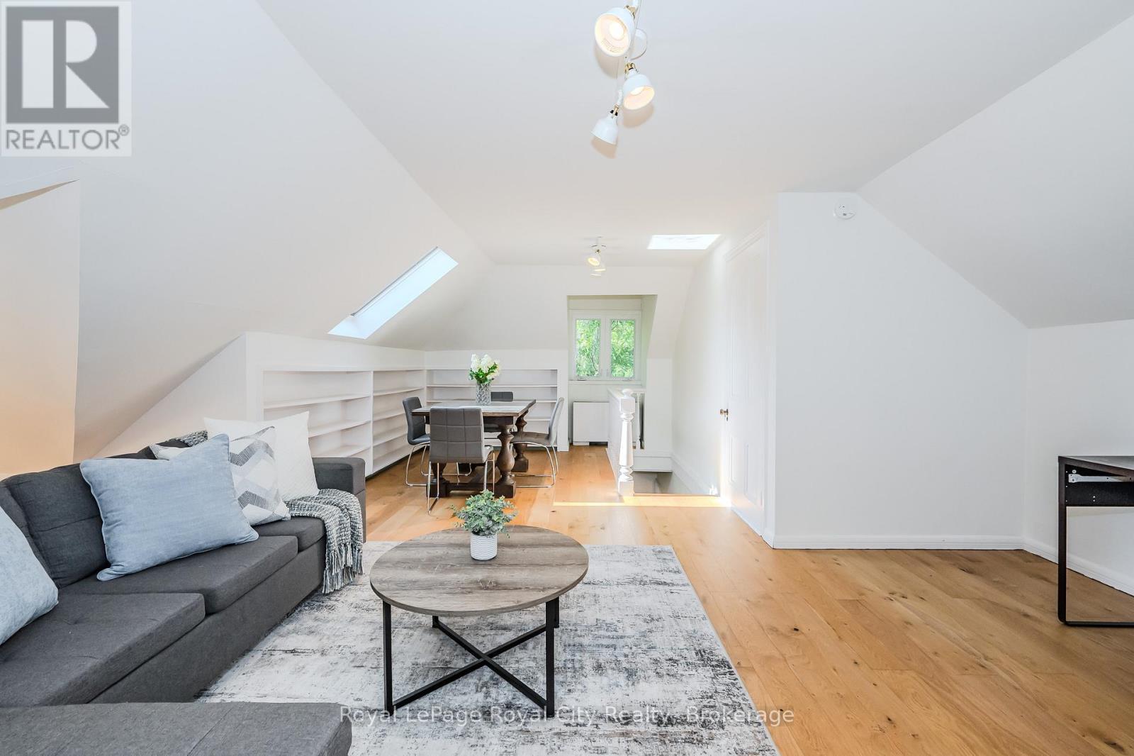 












138 DUBLIN STREET N

,
Guelph (Downtown),




Ontario
N1H4N7

