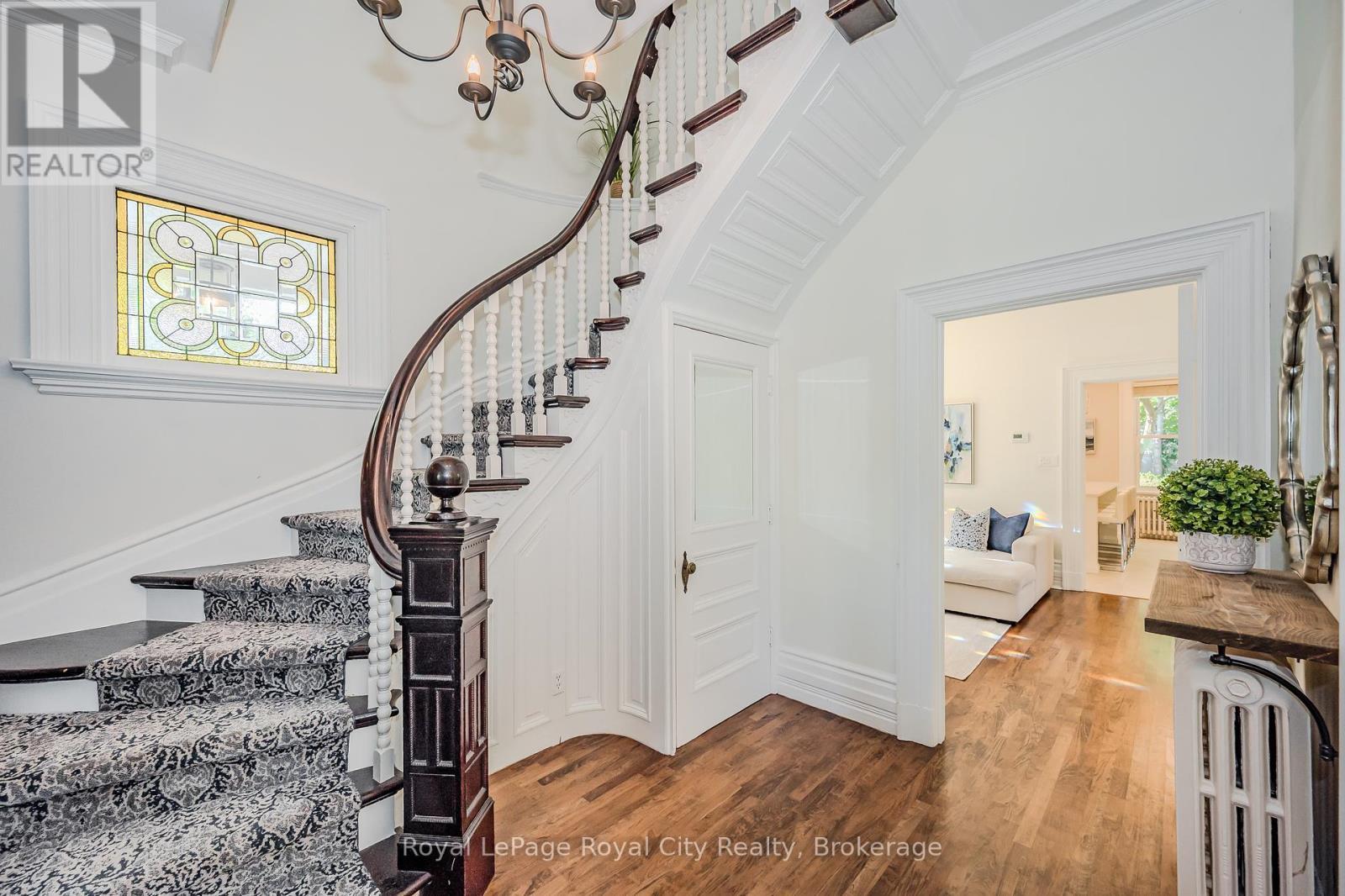 












138 DUBLIN STREET N

,
Guelph (Downtown),




Ontario
N1H4N7

