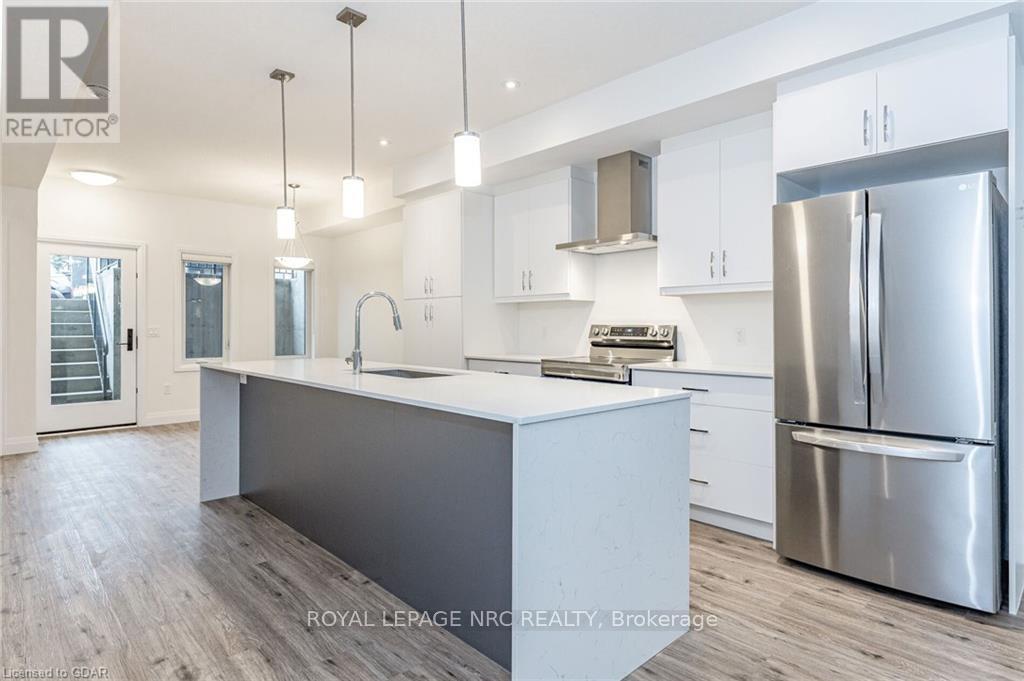 












47 LILY LANE

,
Guelph (Clairfields/Hanlon Business Park),




Ontario
N1L1E2

