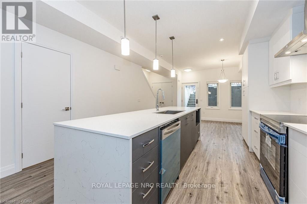 












47 LILY LANE

,
Guelph (Clairfields/Hanlon Business Park),




Ontario
N1L1E2

