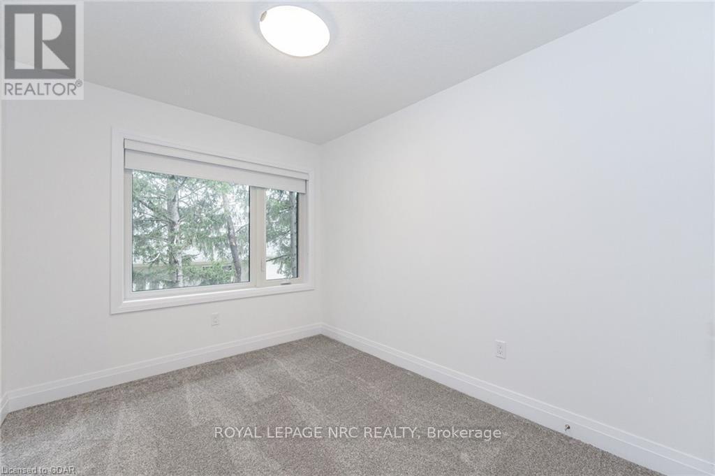 












47 LILY LANE

,
Guelph (Clairfields/Hanlon Business Park),




Ontario
N1L1E2


