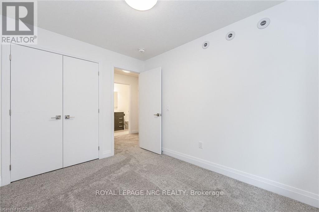 












47 LILY LANE

,
Guelph (Clairfields/Hanlon Business Park),




Ontario
N1L1E2

