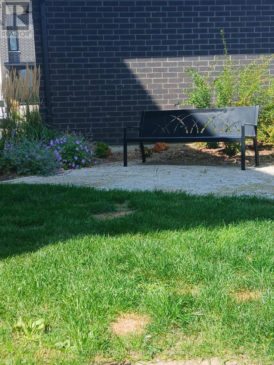 












47 LILY LANE

,
Guelph (Clairfields/Hanlon Business Park),




Ontario
N1L1E2

