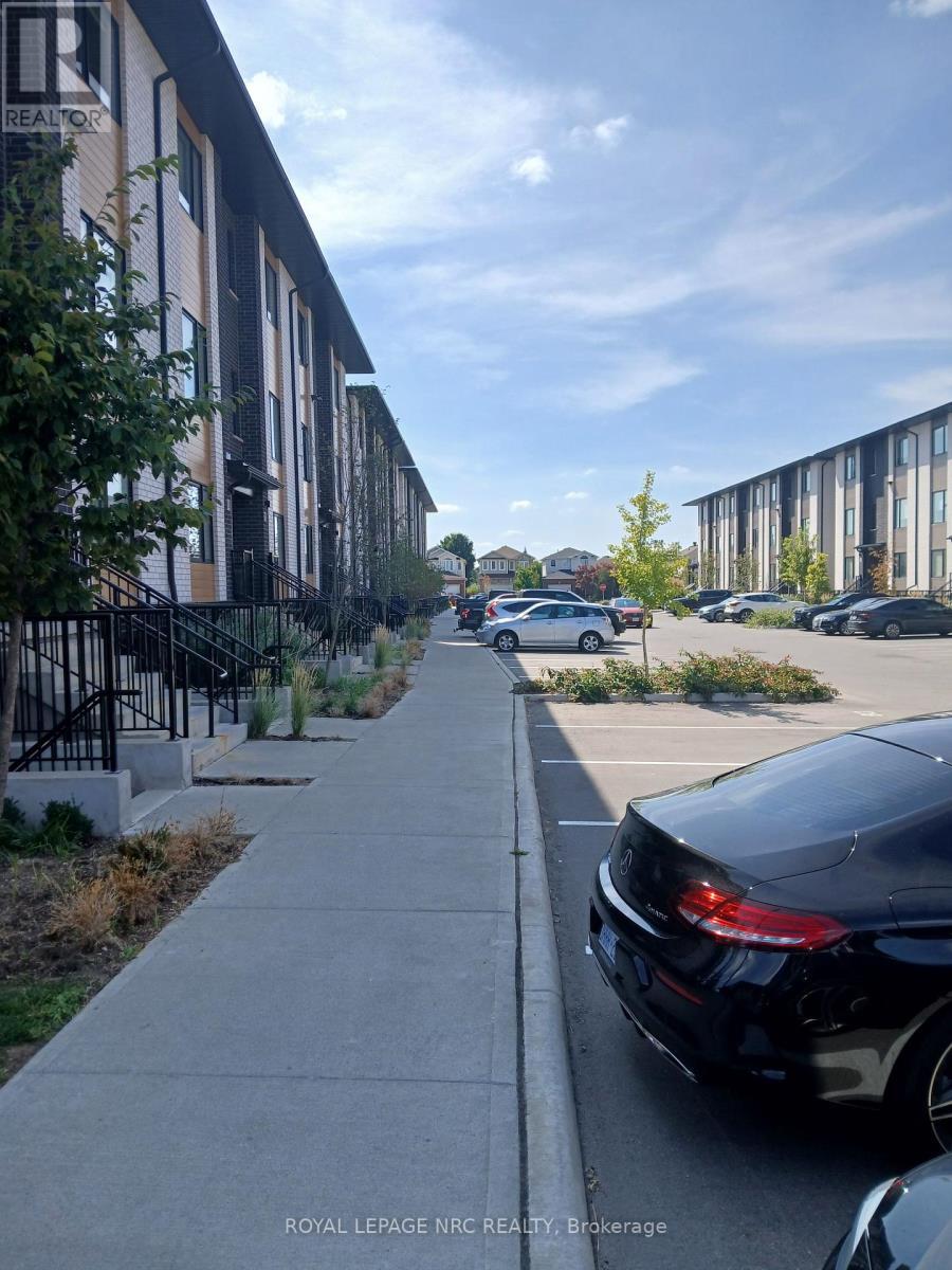 












47 LILY LANE

,
Guelph (Clairfields/Hanlon Business Park),




Ontario
N1L1E2

