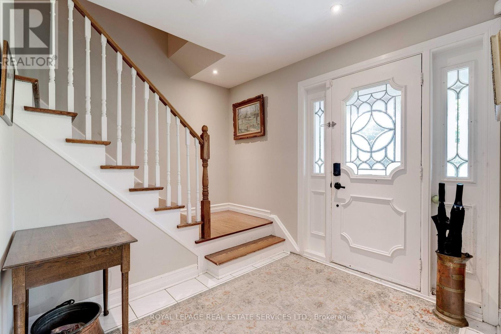 












297 SUNSET DRIVE

,
Oakville,




Ontario
L6L3M5

