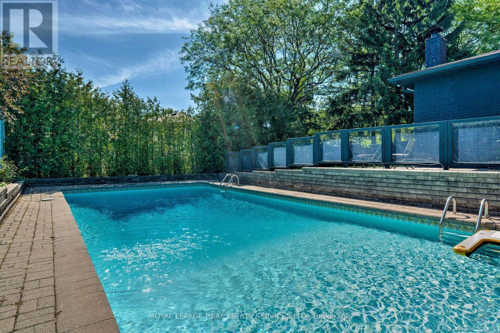












297 SUNSET DRIVE

,
Oakville,




Ontario
L6L3M5

