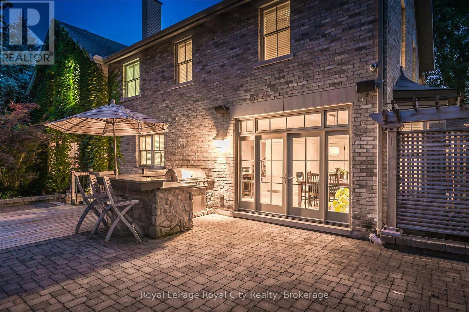 












66 GRANGE STREET

,
Guelph (St. George's),




Ontario
N1E2V2

