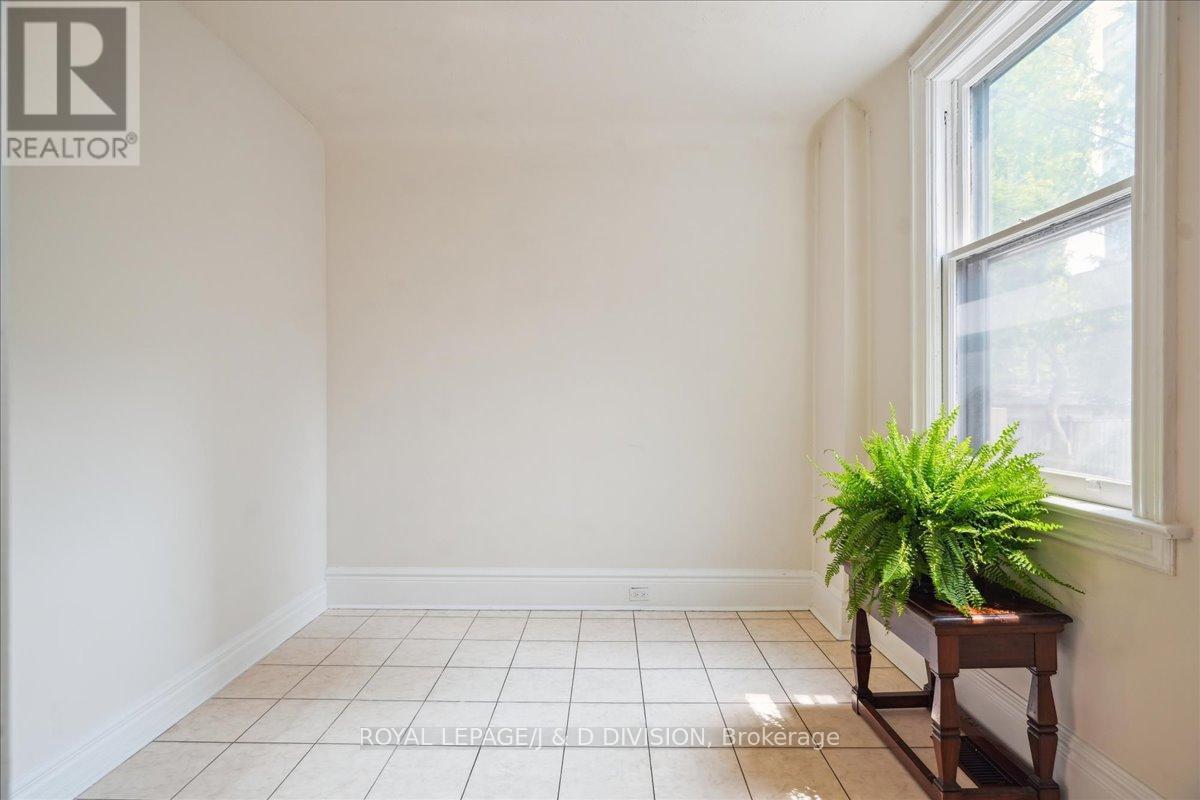 












51 CHICORA AVENUE

,
Toronto,




Ontario
M5R1T7

