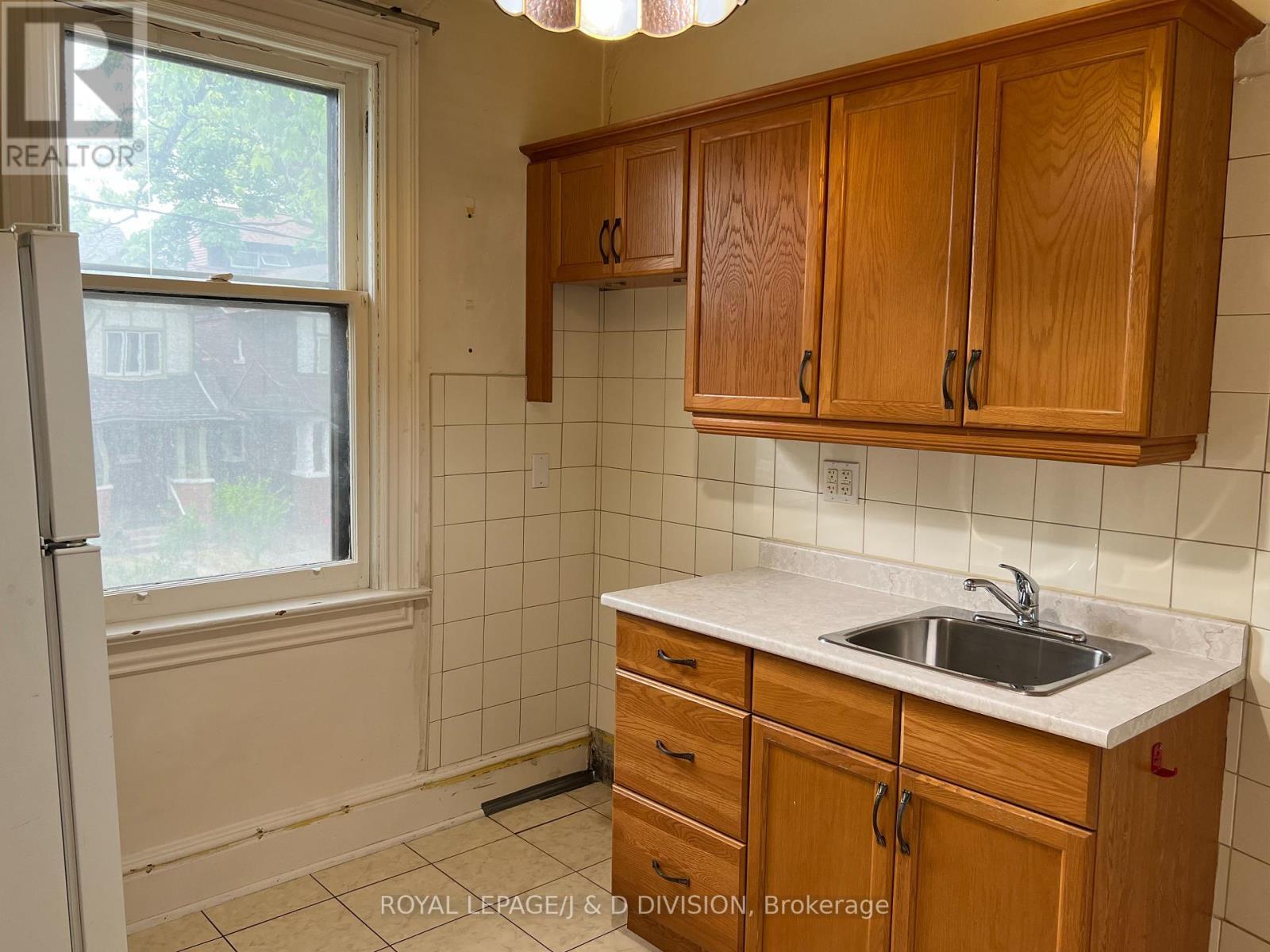 












51 CHICORA AVENUE

,
Toronto,




Ontario
M5R1T7

