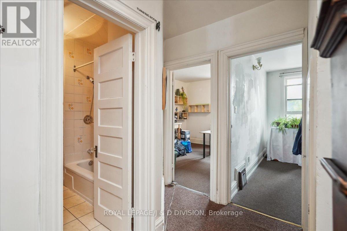 












51 CHICORA AVENUE

,
Toronto,




Ontario
M5R1T7

