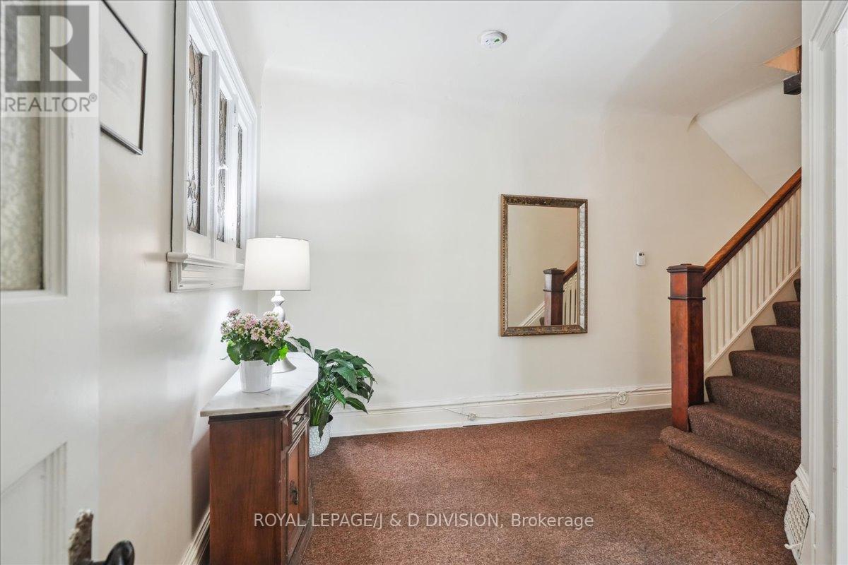 












51 CHICORA AVENUE

,
Toronto,




Ontario
M5R1T7

