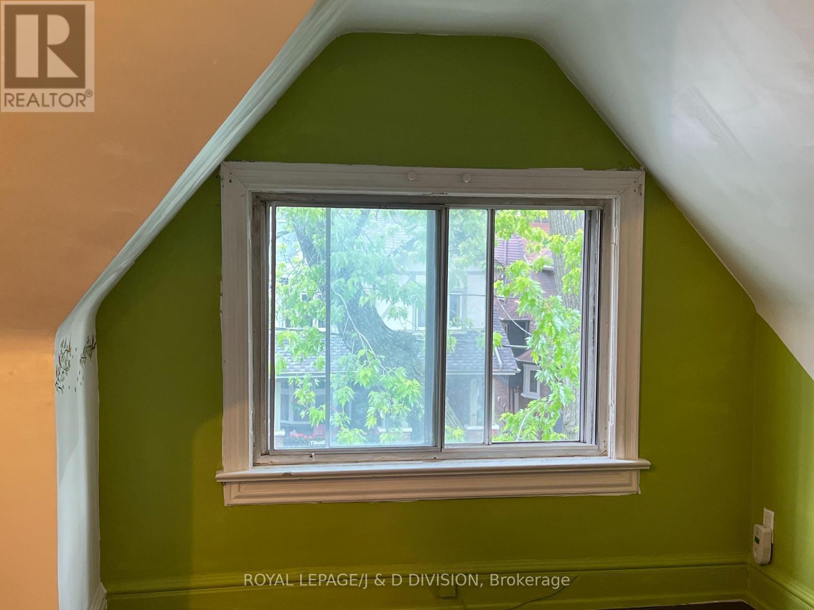 












51 CHICORA AVENUE

,
Toronto,




Ontario
M5R1T7


