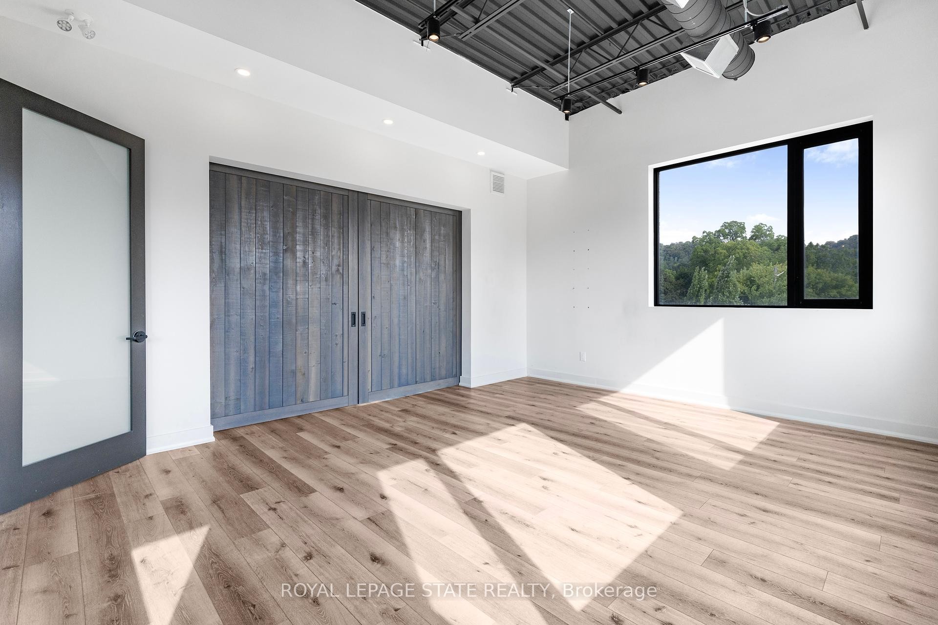 









112


King

Street West, Level 2 & 3,
Hamilton,




ON
L9H 1V2

