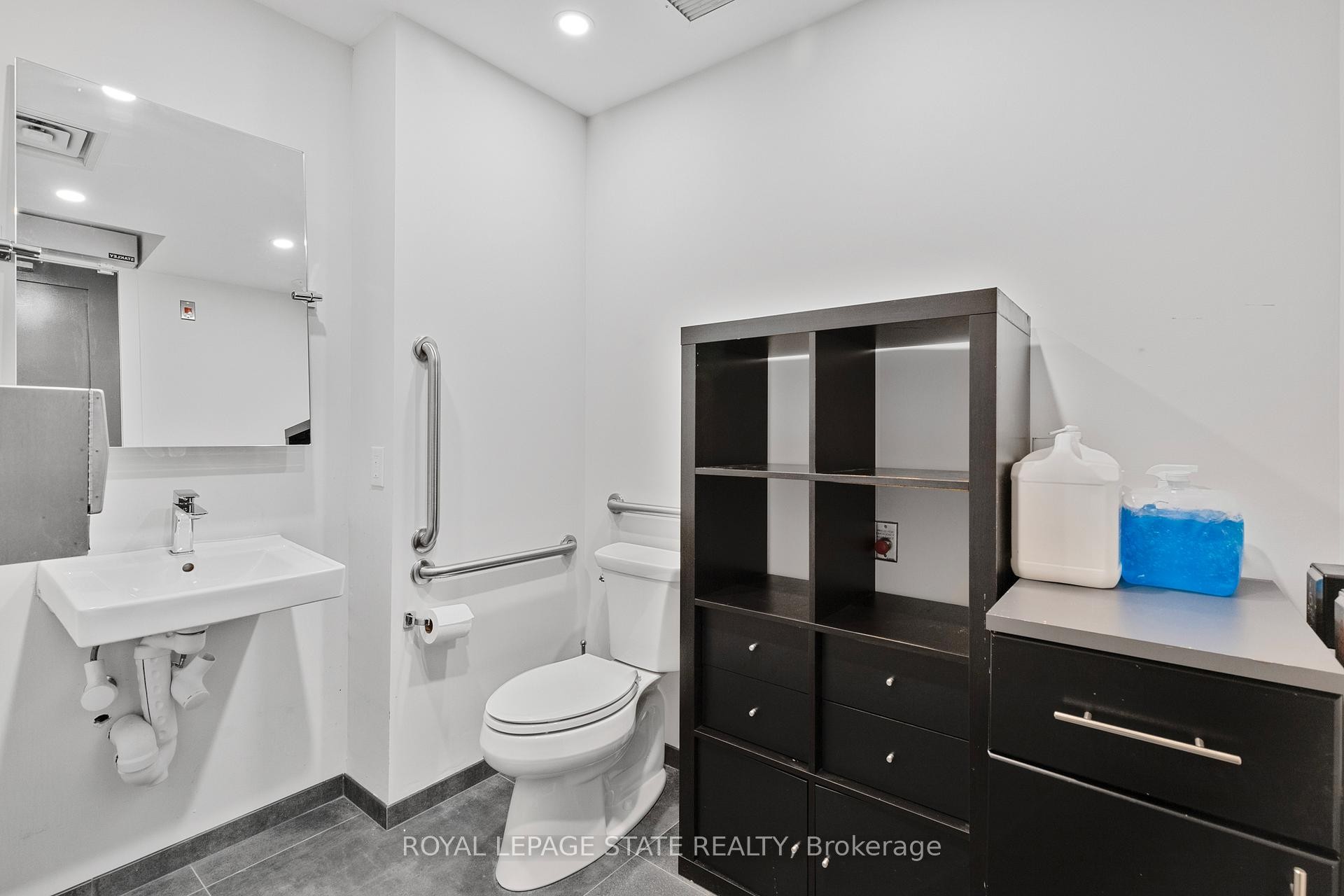 









112


King

Street West, Level 2 & 3,
Hamilton,




ON
L9H 1V2

