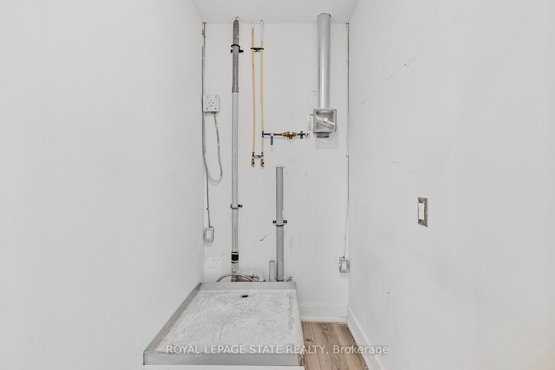 









112


King

Street West, Level 2 & 3,
Hamilton,




ON
L9H 1V2

