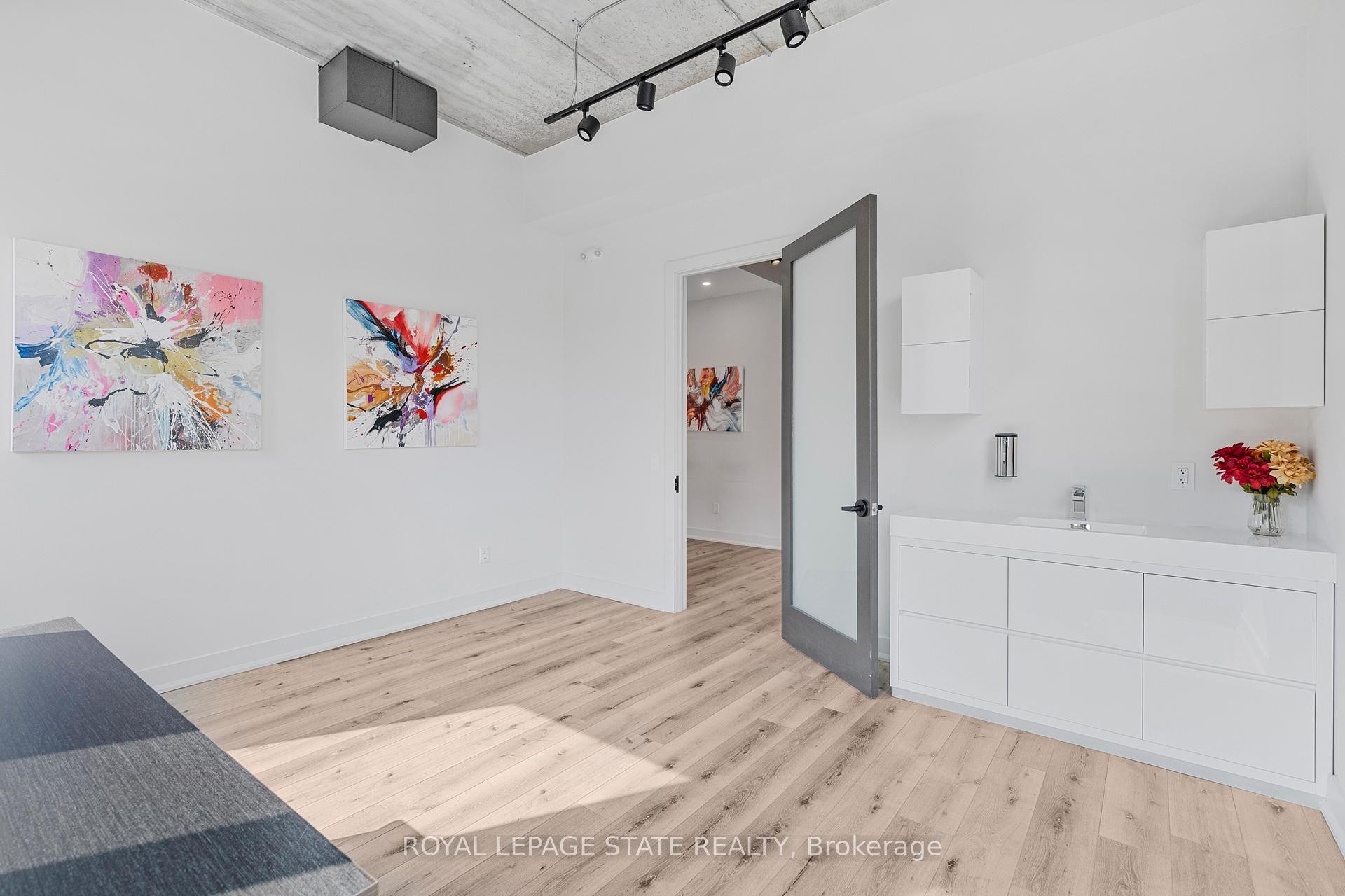 









112


King

Street West, Level 2 & 3,
Hamilton,




ON
L9H 1V2

