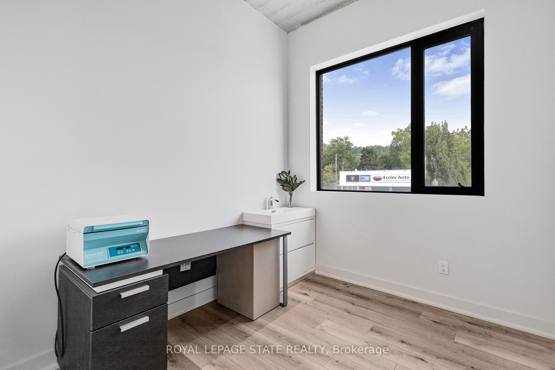 









112


King

Street West, Level 2 & 3,
Hamilton,




ON
L9H 1V2

