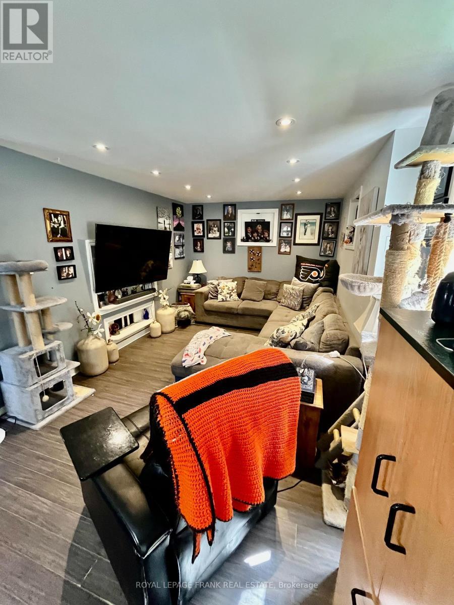 












1630 MUSCLOW GREENVIEW ROAD

,
Hastings Highlands (Monteagle Ward),




Ontario
K0L1C0

