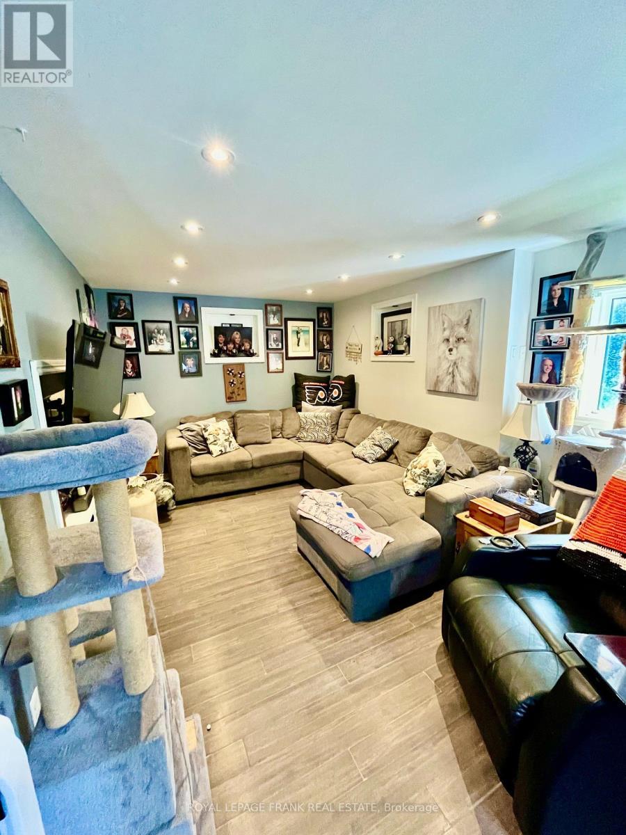 












1630 MUSCLOW GREENVIEW ROAD

,
Hastings Highlands (Monteagle Ward),




Ontario
K0L1C0

